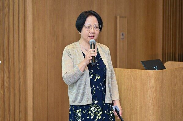 嘉会国际肿瘤中心主任兼肿瘤内科主任李华医生发言 嘉会国际肿瘤中心主任兼肿瘤内科主任李华医生发言