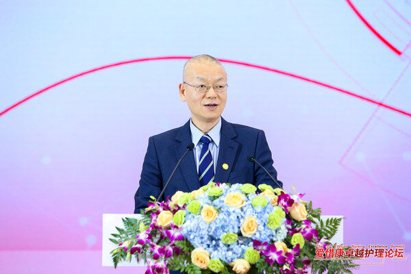 强生医疗中国爱惜康事业部总经理周敏涛致辞