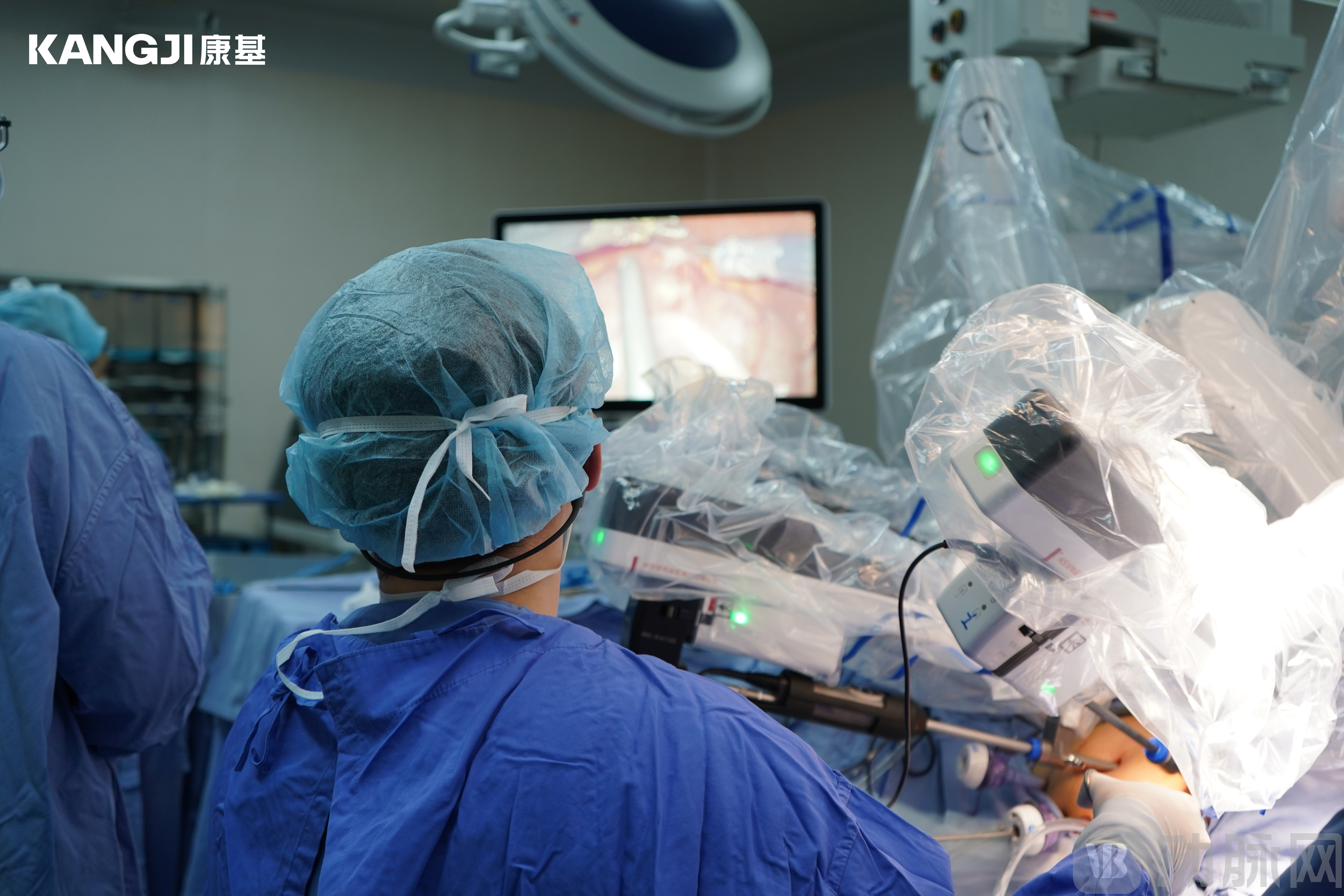 手术机器人 (1).jpg