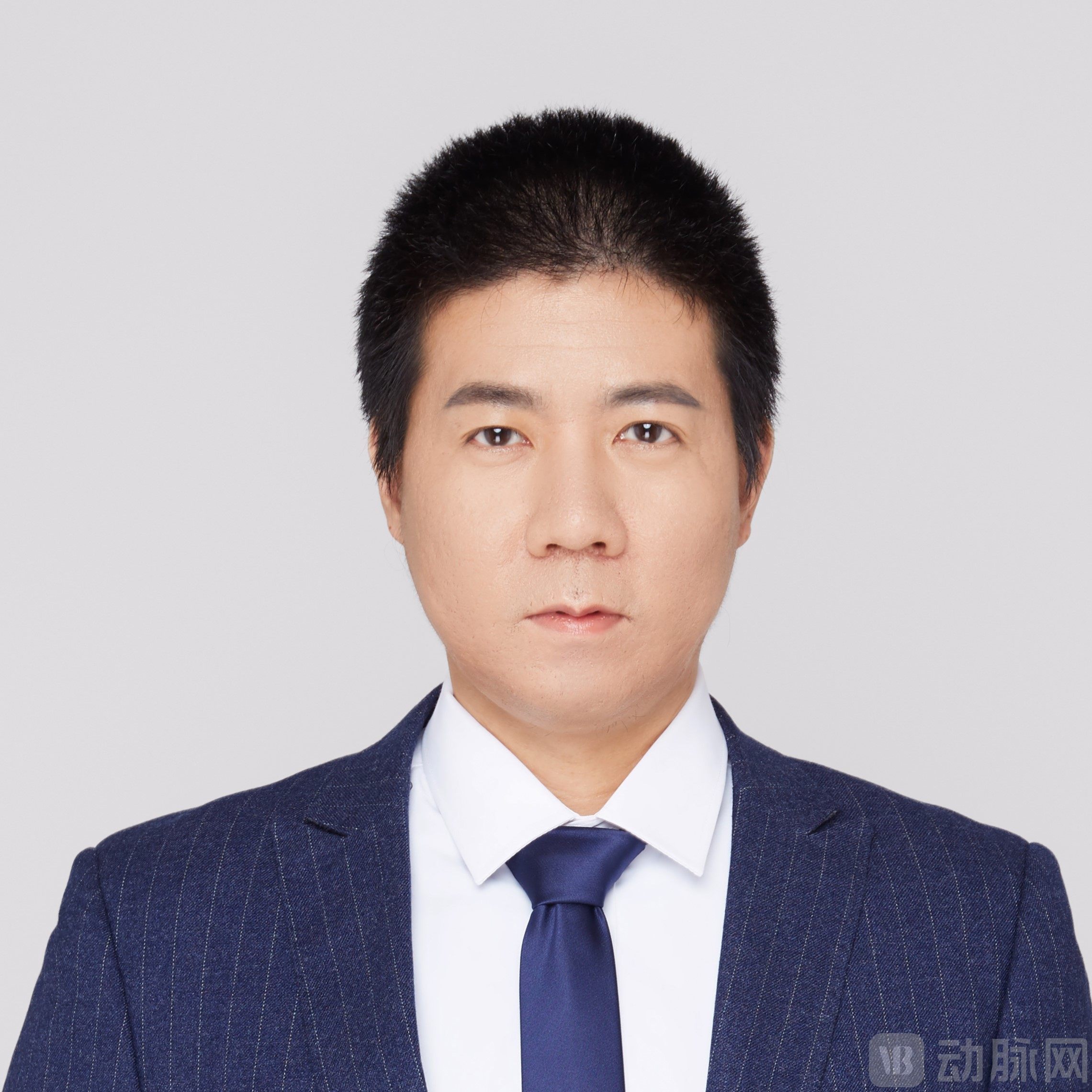 undefined 裁剪张征-何氏眼科.jpg