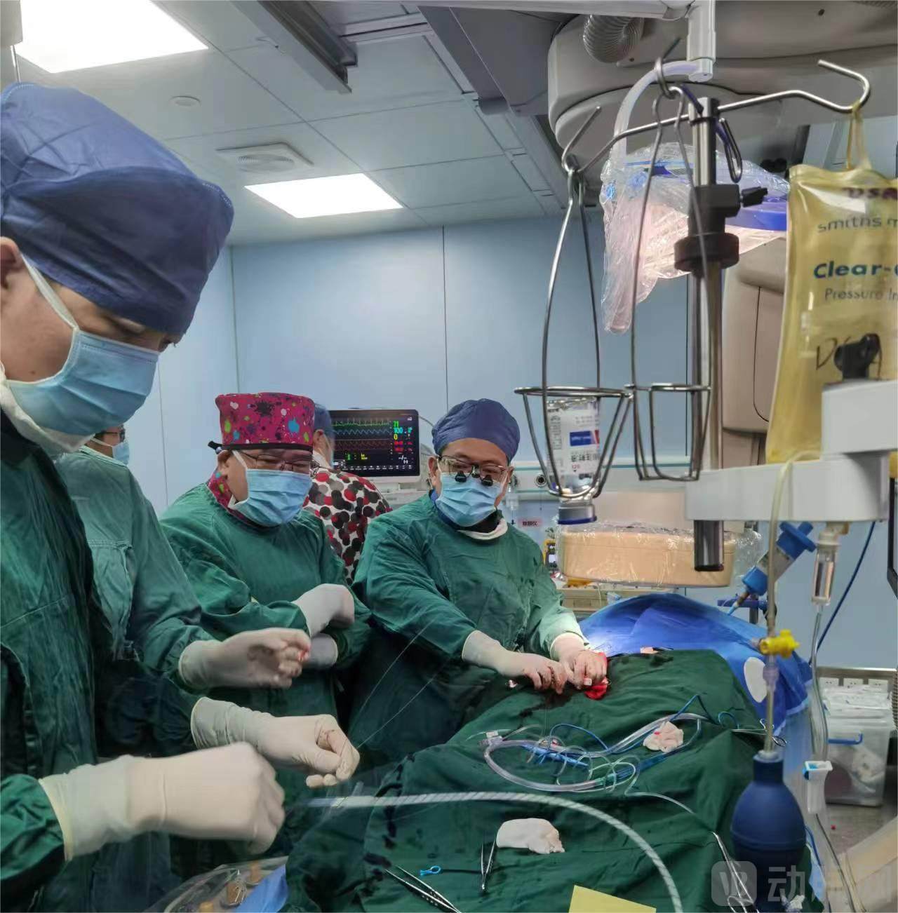 手术照片.jpg