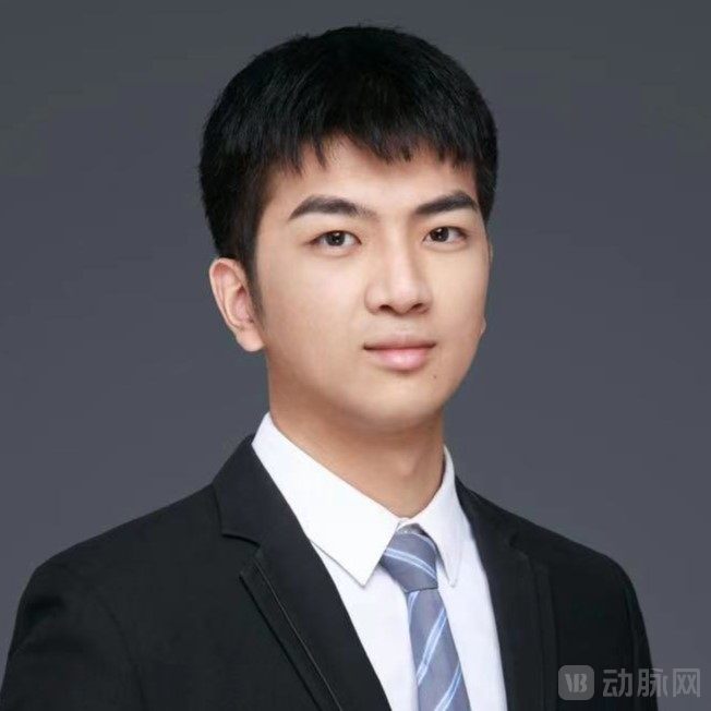 undefined 王群裁剪.jpg