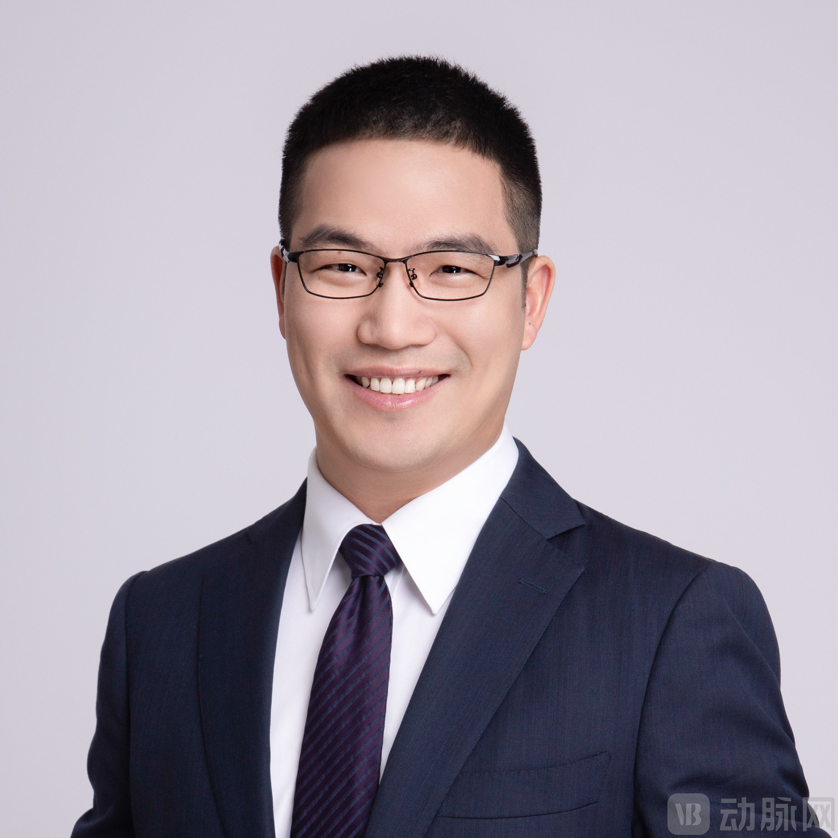 undefined 裁剪-邓泉灵清晰.jpg