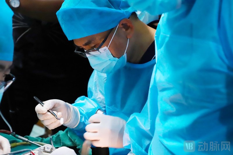 医生操作图.jpg