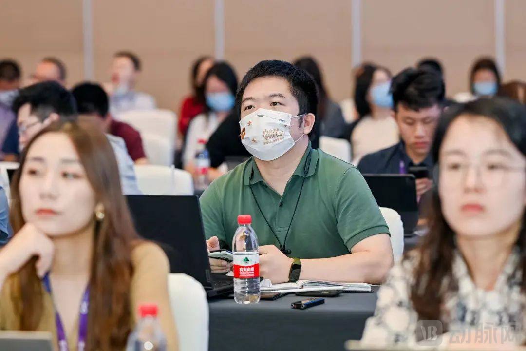 十一届峰会并排图六.jpg 十一届峰会并排图六.jpg