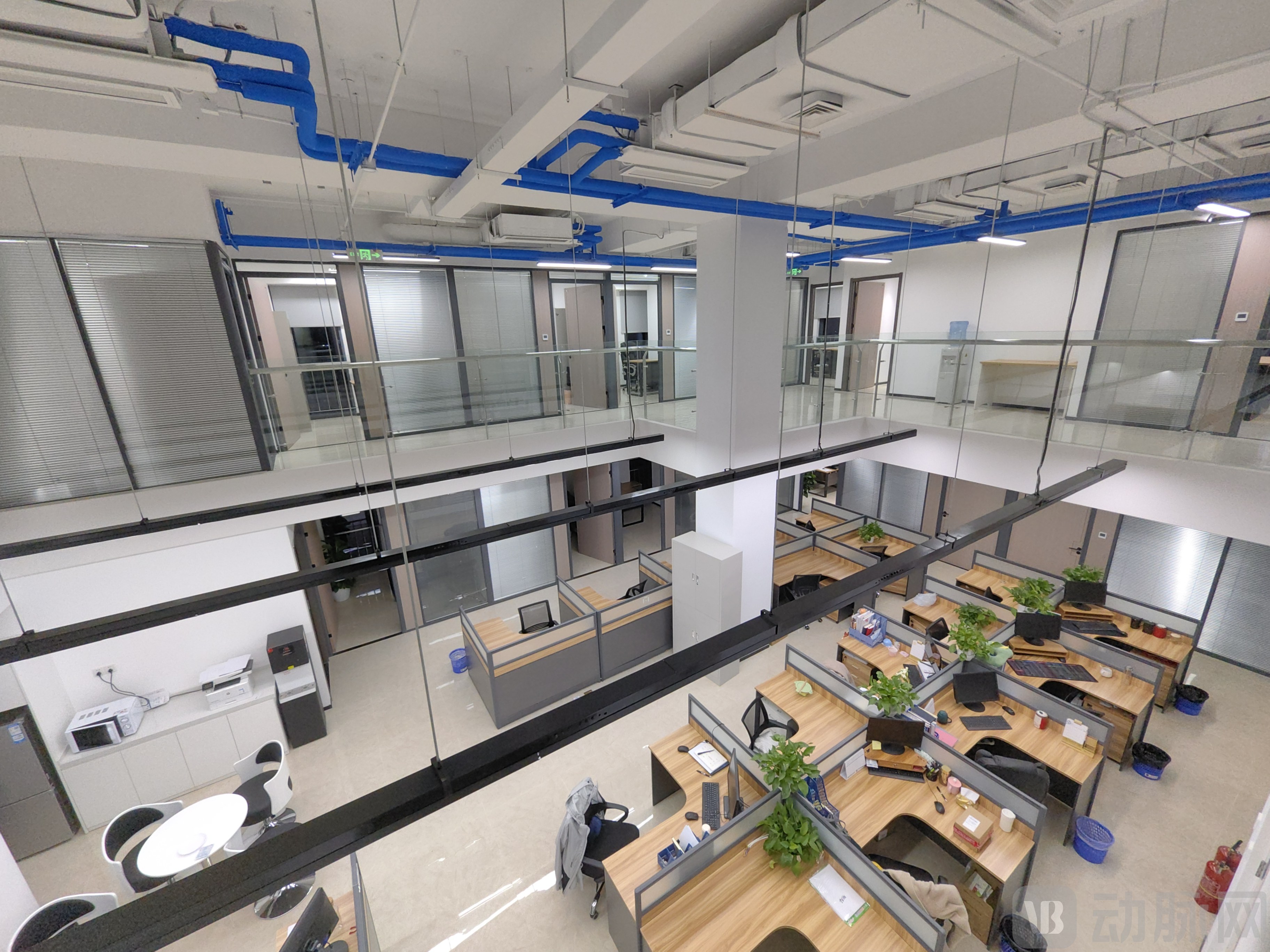 办公区.jpg