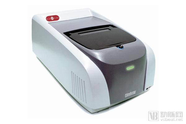 可实现快速、简便、全面检测的FilmArray™ 多重 PCR 系统（图片来自生物梅里埃中国官网）_副本.png