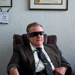 Argus II：相机搭载眼镜为盲人恢复部分视力